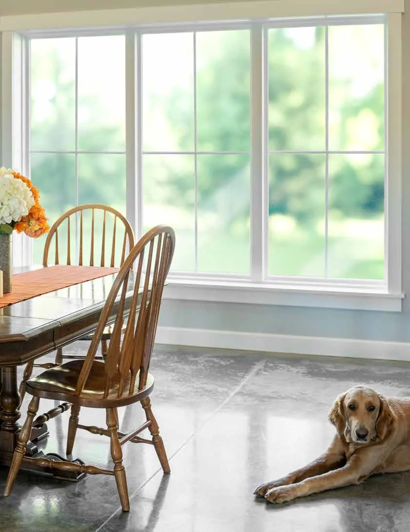 Mulled picture windows in a dining room